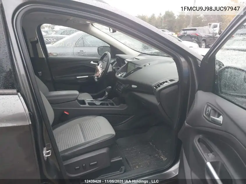 1FMCU9J98JUC97947 2018 Ford Escape Titanium