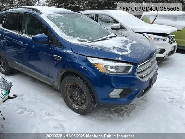 1FMCU9GD4JUC65606 2018 Ford Escape Se