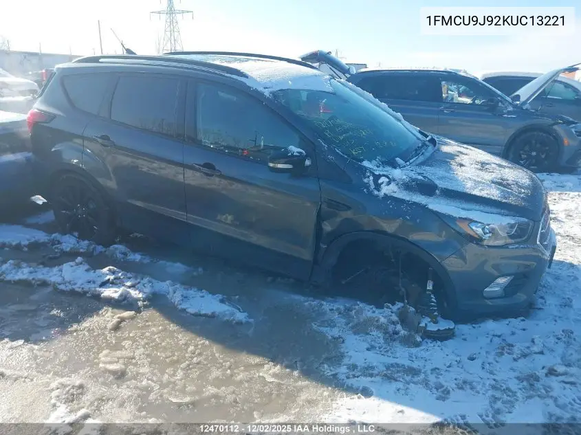 1FMCU9J92KUC13221 2019 Ford Escape Titanium