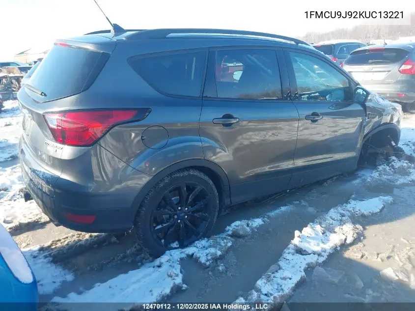 1FMCU9J92KUC13221 2019 Ford Escape Titanium