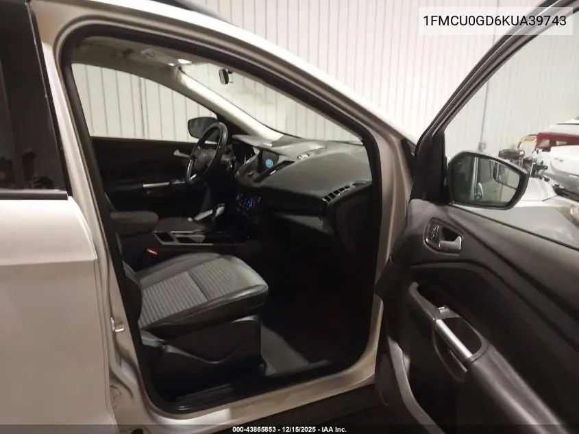 1FMCU0GD6KUA39743 2019 Ford Escape Se