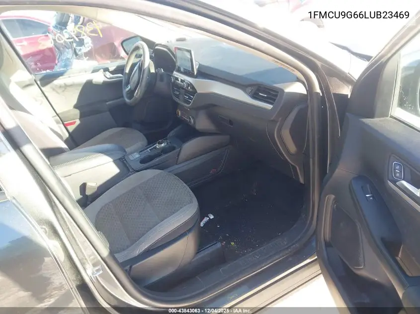 1FMCU9G66LUB23469 2020 Ford Escape Se