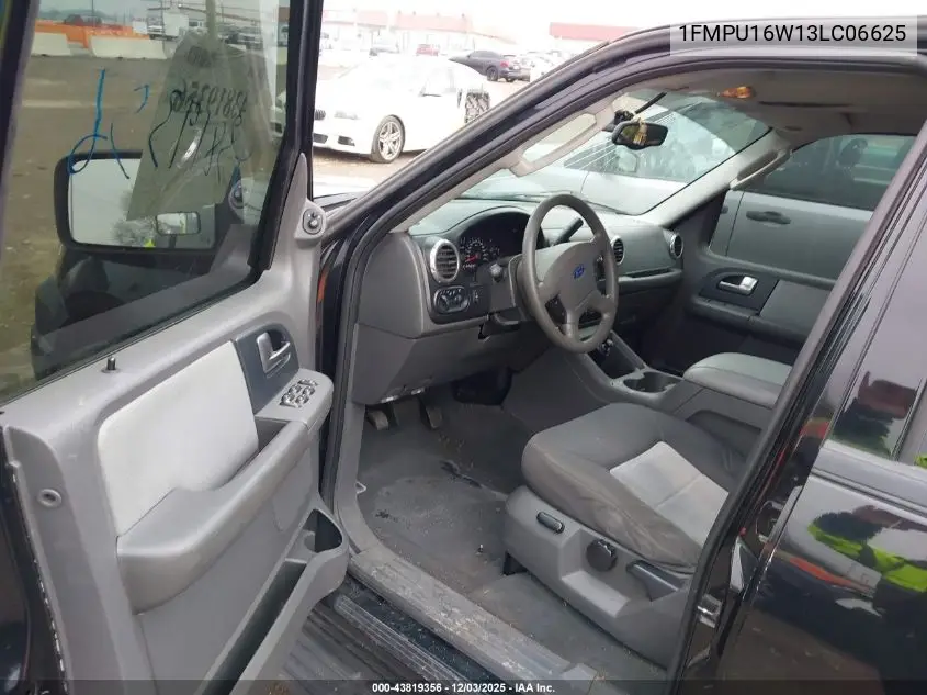 1FMPU16W13LC06625 2003 Ford Expedition Xlt