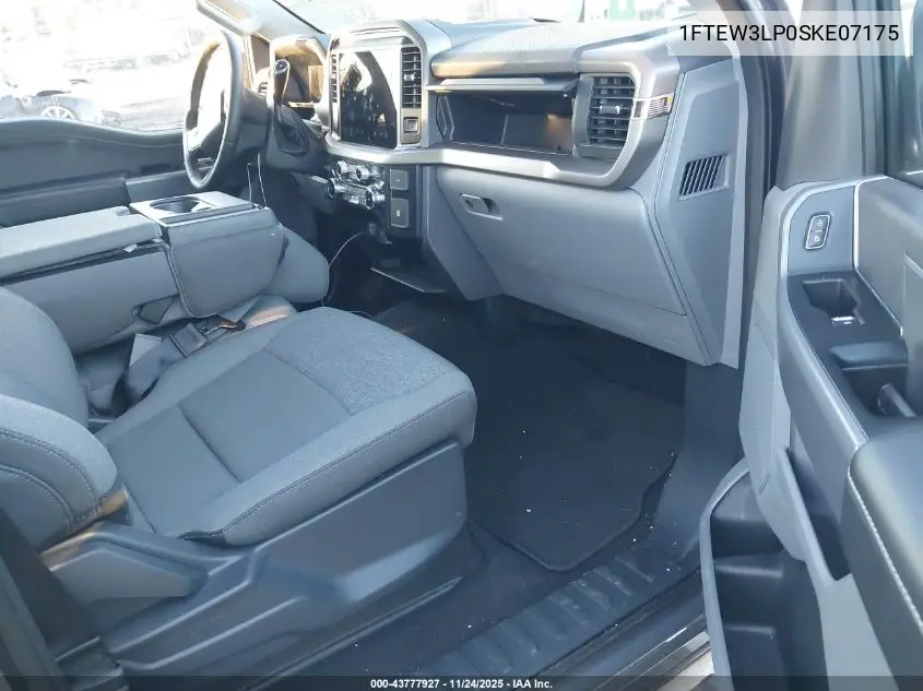 1FTEW3LP0SKE07175 2025 Ford F-150 Xlt