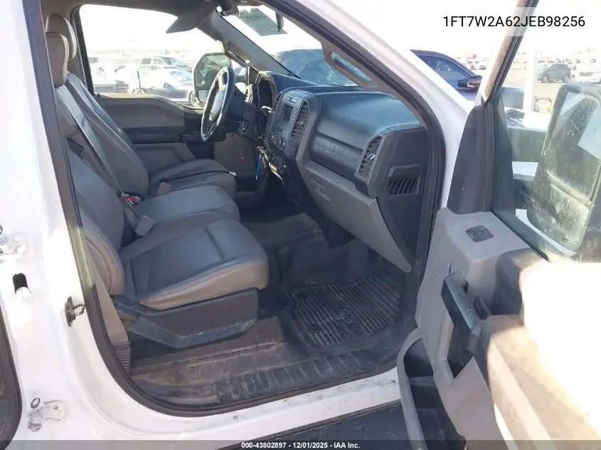 1FT7W2A62JEB98256 2018 Ford F-250 Xl