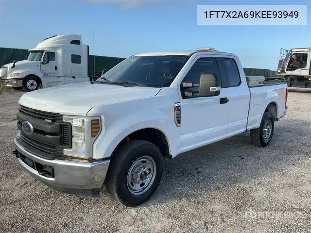 1FT7X2A69KEE93949 2019 Ford F-250 2019 Ford F-250 4X2 Extended Cab Pickup