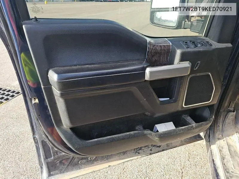 1FT7W2BT9KED70921 2019 Ford F-250 Lariat