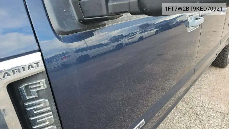 1FT7W2BT9KED70921 2019 Ford F-250 Lariat
