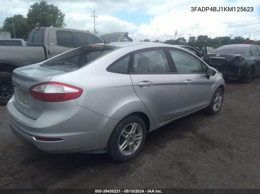 3FADP4BJ1KM125623 2019 Ford Fiesta Se