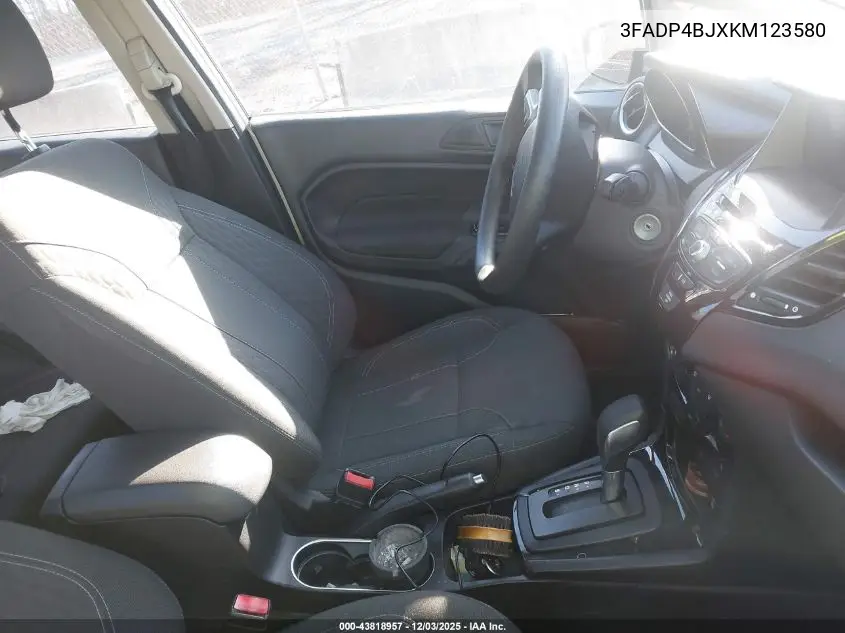 3FADP4BJXKM123580 2019 Ford Fiesta Se