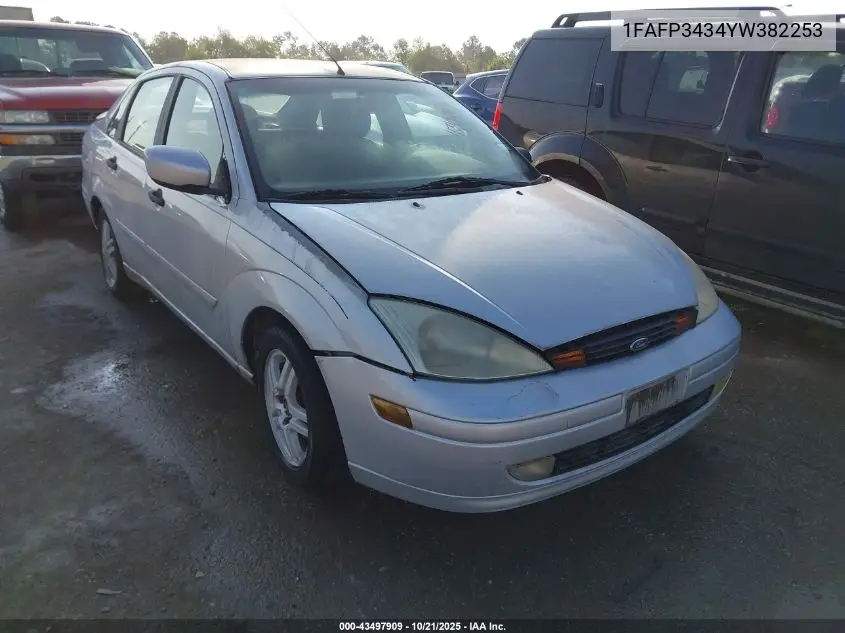 1FAFP3434YW382253 2000 Ford Focus Se
