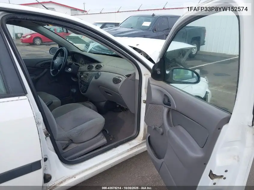 1FAFP33P8YW152574 2000 Ford Focus Lx