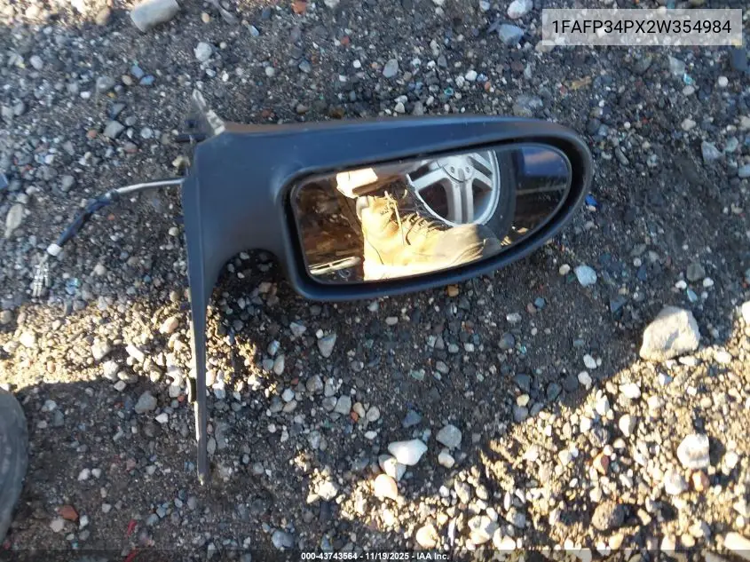 1FAFP34PX2W354984 2002 Ford Focus Se