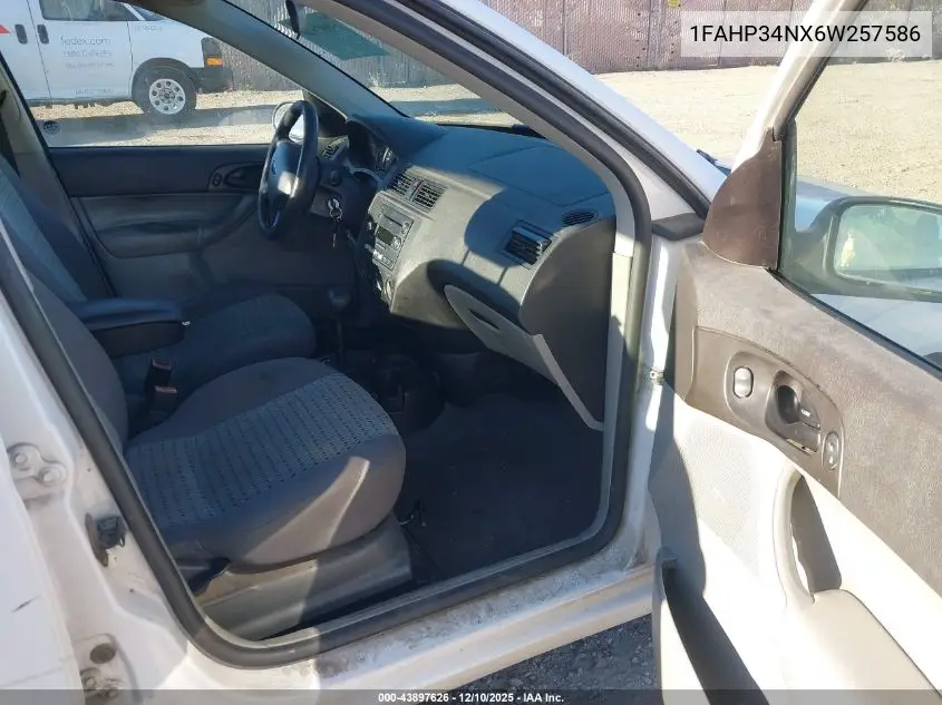 1FAHP34NX6W257586 2006 Ford Focus Zx4