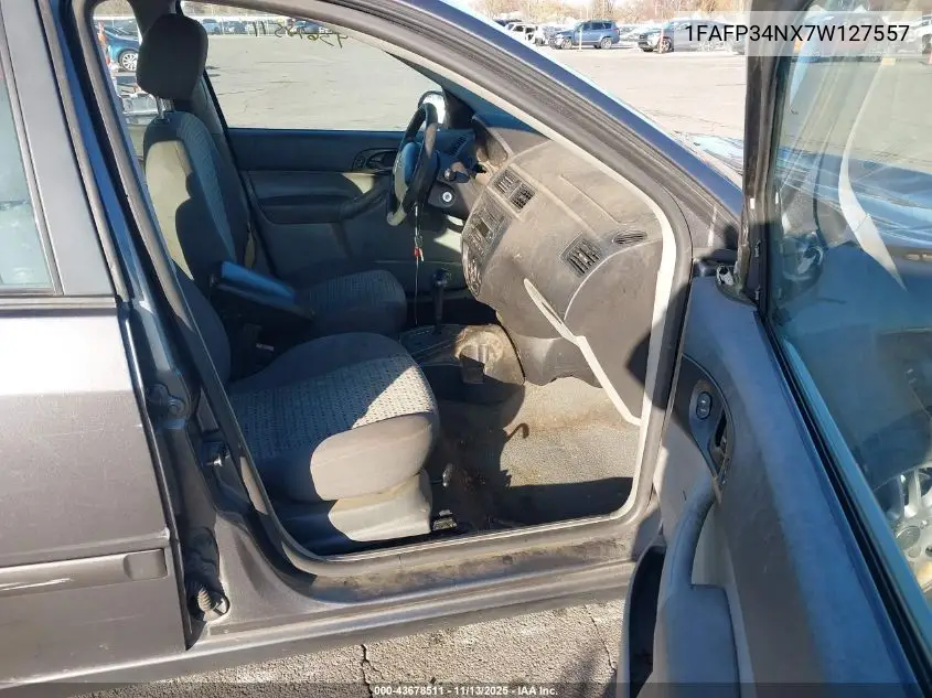 1FAFP34NX7W127557 2007 Ford Focus S/Se/Ses