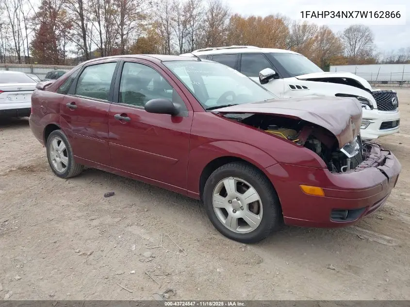 1FAHP34NX7W162866 2007 Ford Focus S/Se/Ses