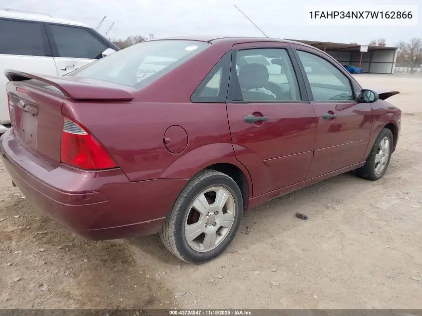 1FAHP34NX7W162866 2007 Ford Focus S/Se/Ses