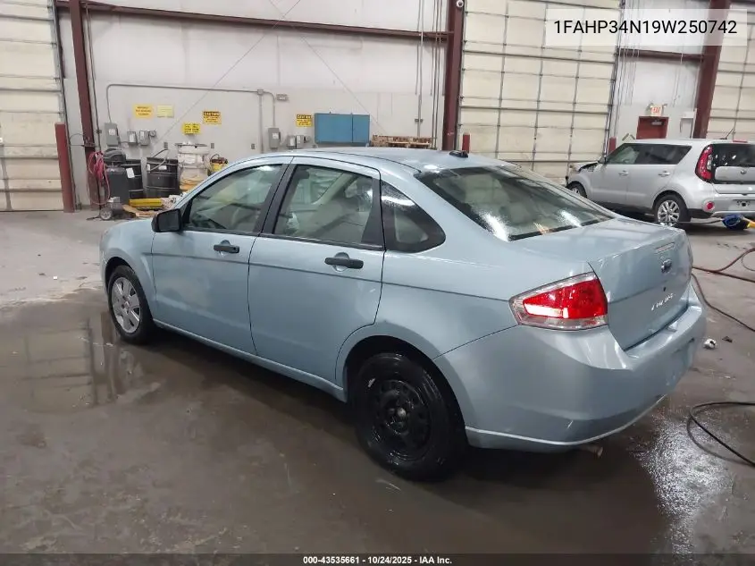 1FAHP34N19W250742 2009 Ford Focus S