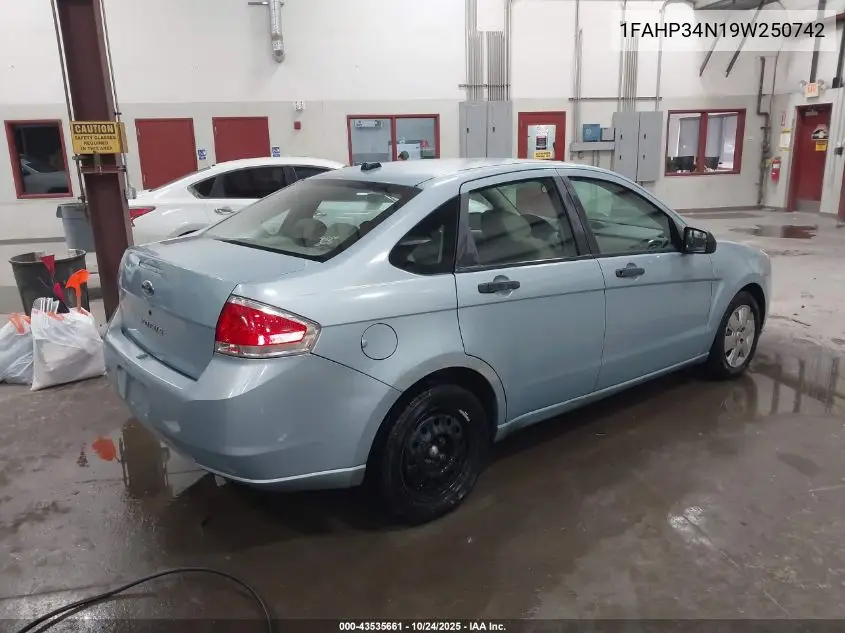 1FAHP34N19W250742 2009 Ford Focus S