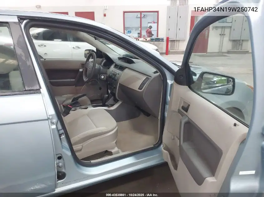 1FAHP34N19W250742 2009 Ford Focus S