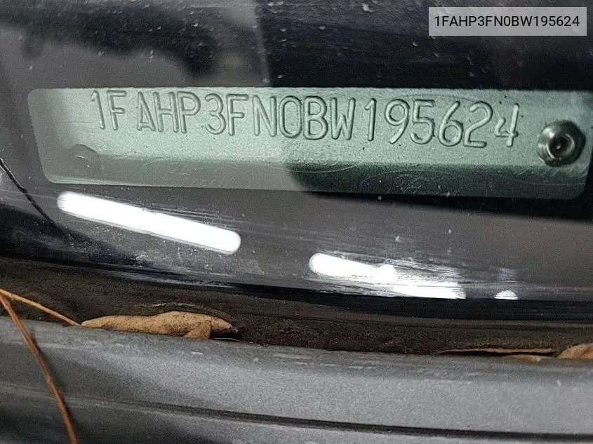 1FAHP3FN0BW195624 2011 Ford Focus Se