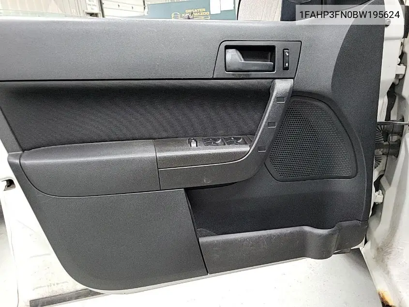 1FAHP3FN0BW195624 2011 Ford Focus Se
