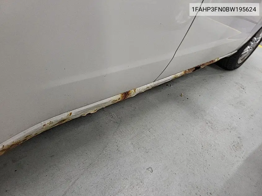 1FAHP3FN0BW195624 2011 Ford Focus Se
