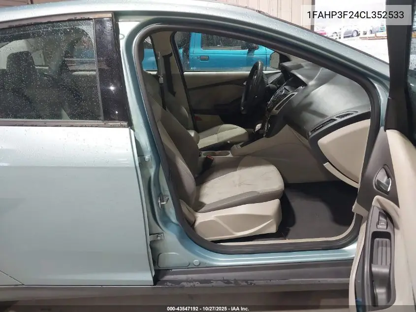 1FAHP3F24CL352533 2012 Ford Focus Se