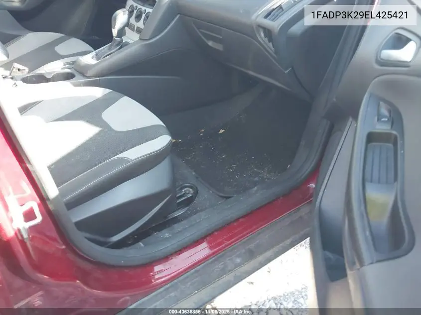 1FADP3K29EL425421 2014 Ford Focus Se