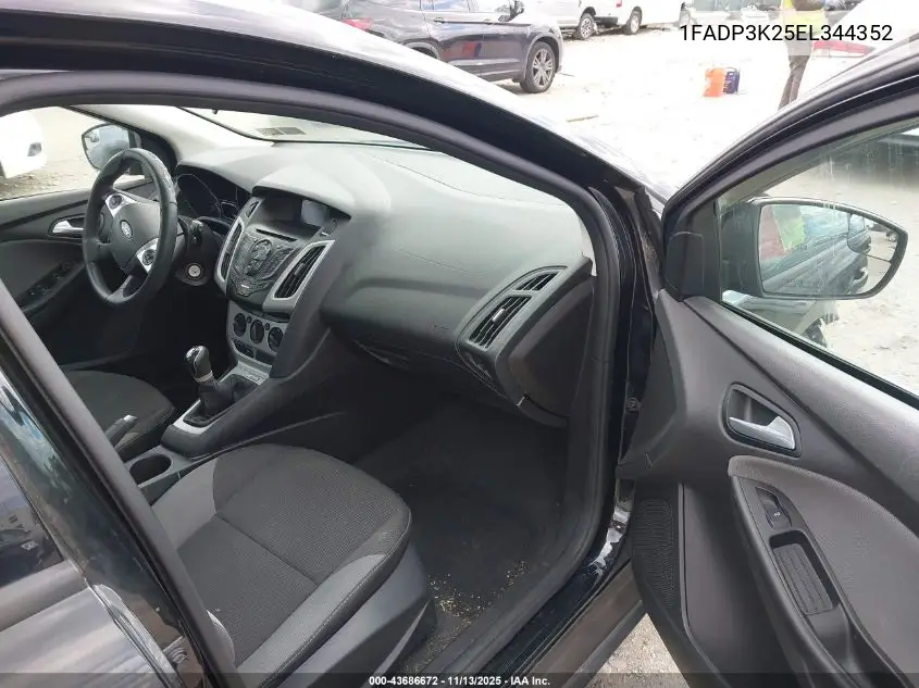 1FADP3K25EL344352 2014 Ford Focus Se
