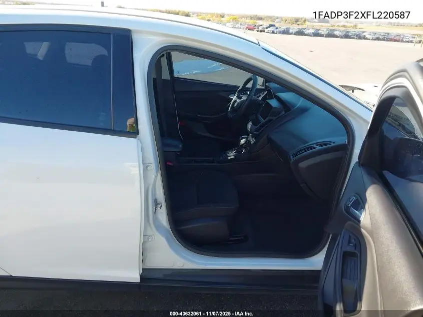 1FADP3F2XFL220587 2015 Ford Focus Se