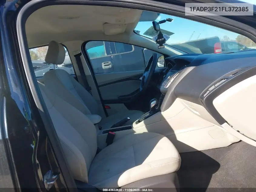 1FADP3F21FL372385 2015 Ford Focus Se
