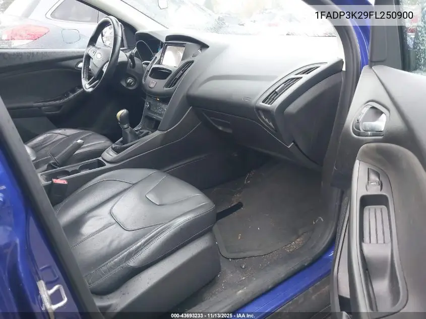 1FADP3K29FL250900 2015 Ford Focus Se