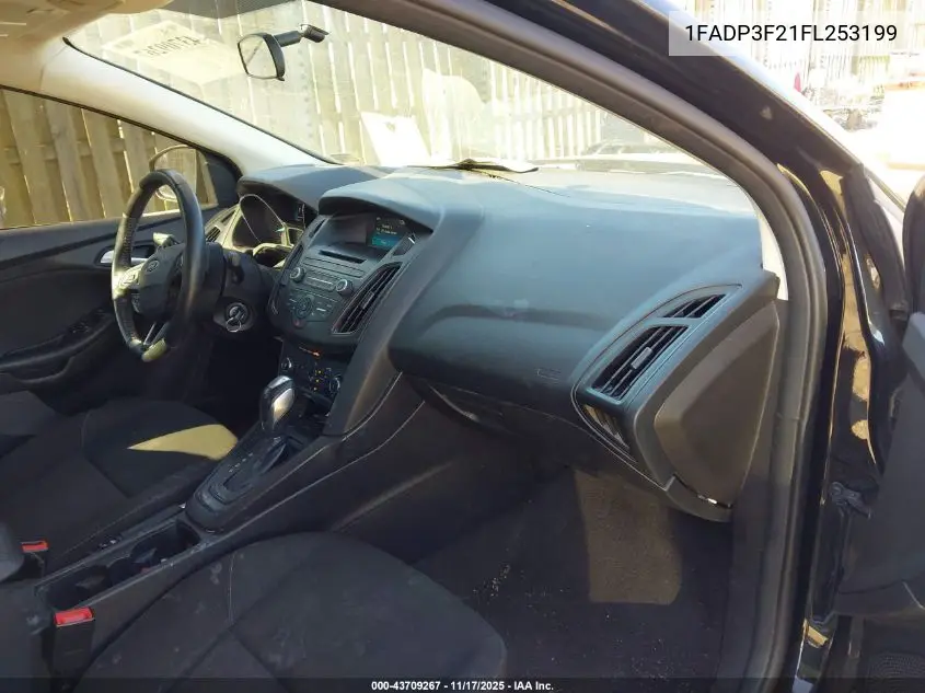 1FADP3F21FL253199 2015 Ford Focus Se