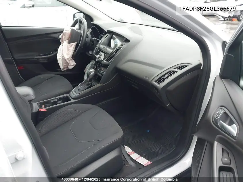 1FADP3F28GL366679 2016 Ford Focus Se