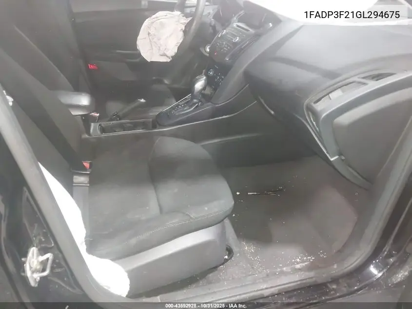 1FADP3F21GL294675 2016 Ford Focus Se