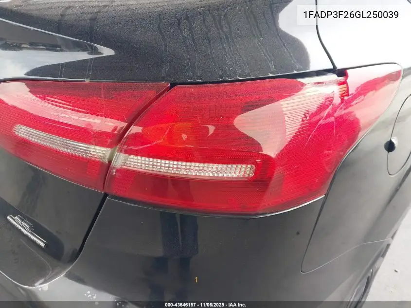 1FADP3F26GL250039 2016 Ford Focus Se