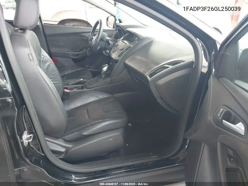 1FADP3F26GL250039 2016 Ford Focus Se