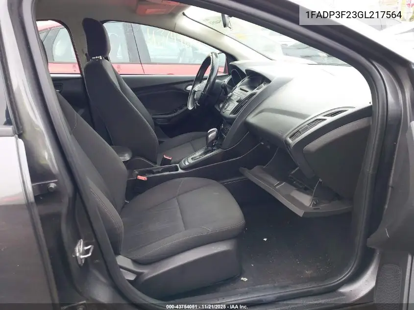 1FADP3F23GL217564 2016 Ford Focus Se