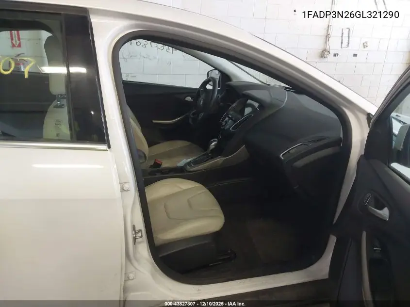 1FADP3N26GL321290 2016 Ford Focus Titanium