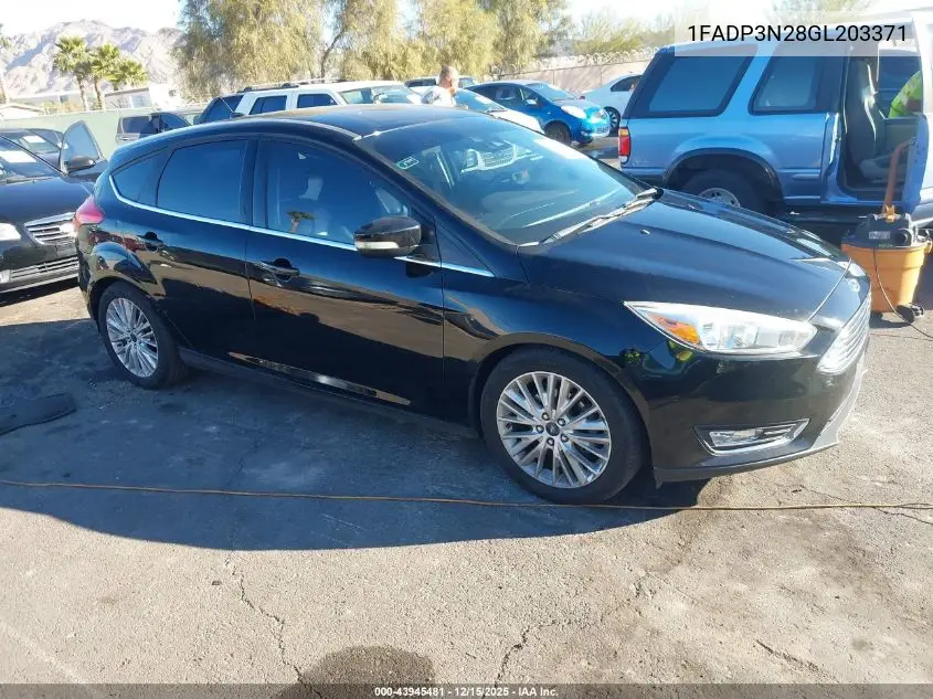 1FADP3N28GL203371 2016 Ford Focus Titanium