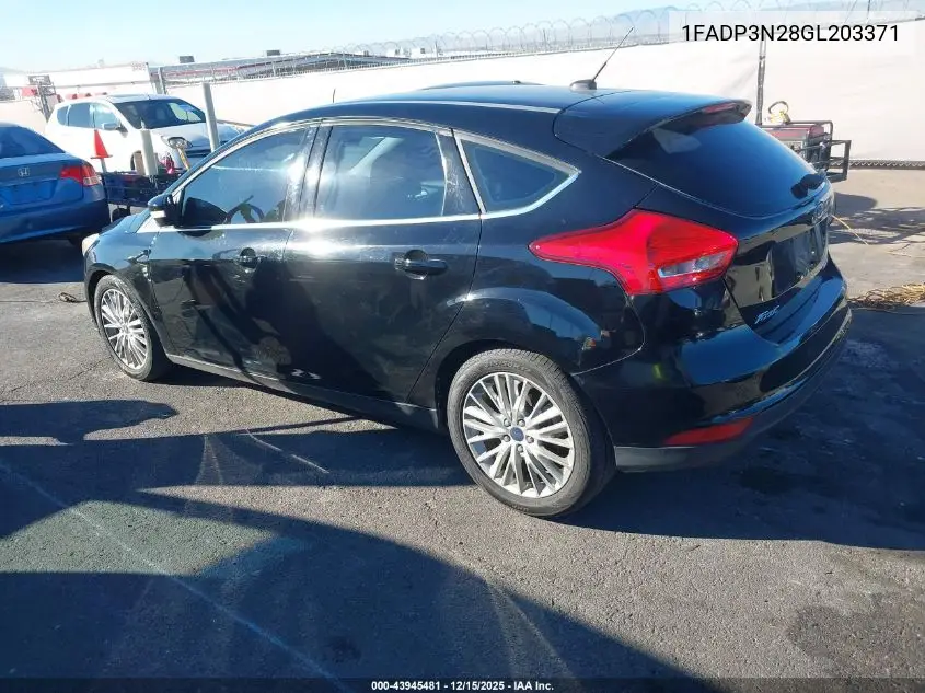 1FADP3N28GL203371 2016 Ford Focus Titanium