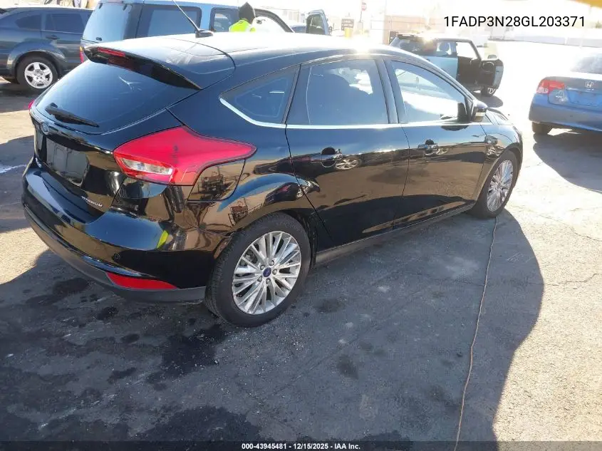 1FADP3N28GL203371 2016 Ford Focus Titanium