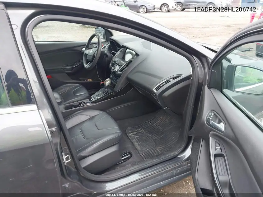 1FADP3N28HL206742 2017 Ford Focus Titanium