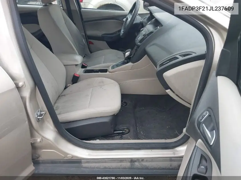 1FADP3F21JL237609 2018 Ford Focus Se