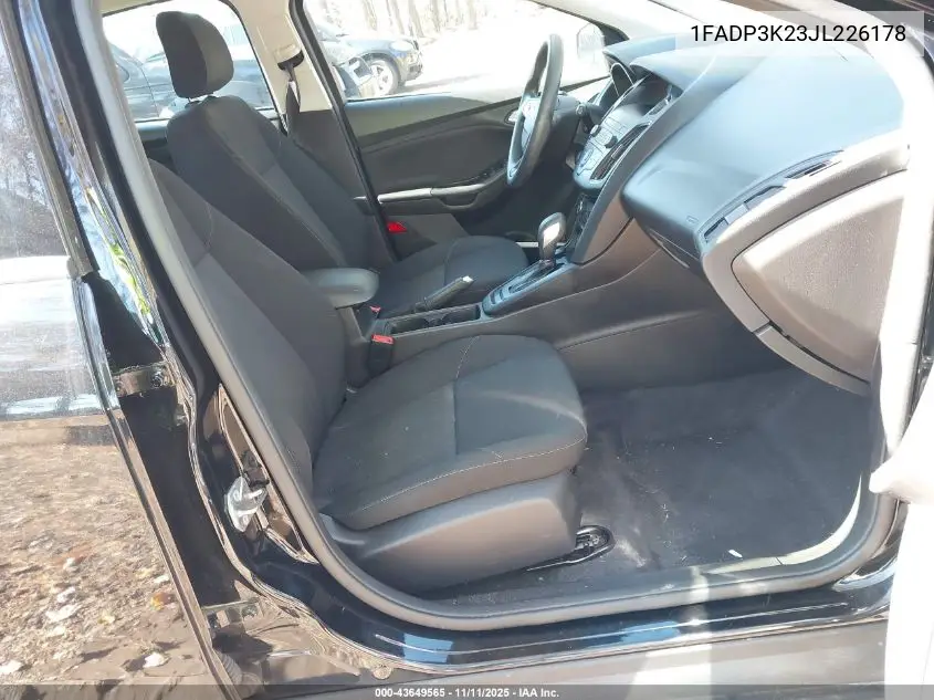 1FADP3K23JL226178 2018 Ford Focus Se