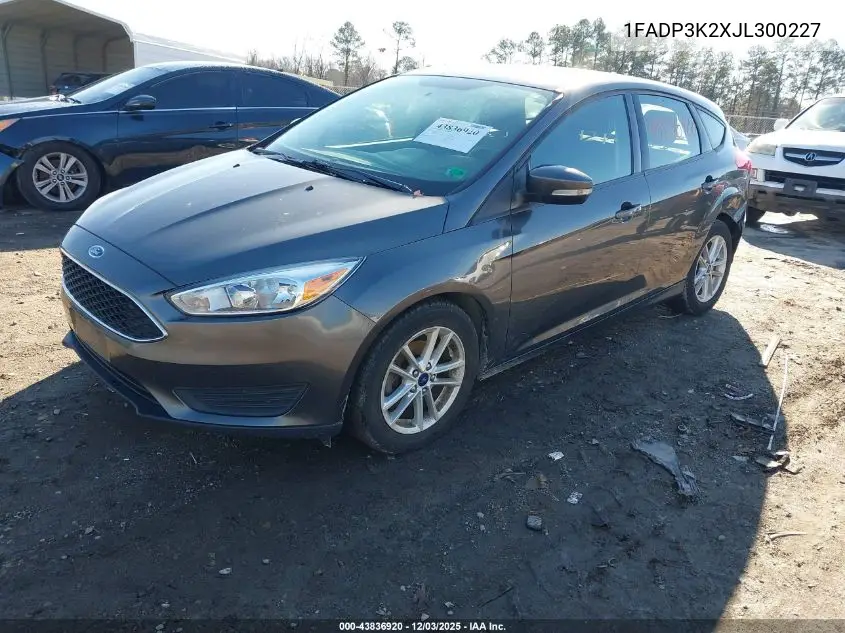 1FADP3K2XJL300227 2018 Ford Focus Se
