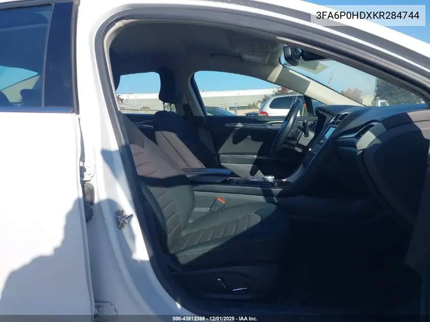 3FA6P0HDXKR284744 2019 Ford Fusion Se