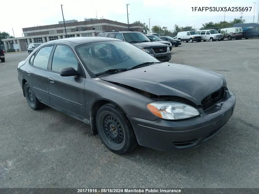 2005 Ford Taurus Se VIN: 1FAFP53UX5A255697 Lot: 20171916