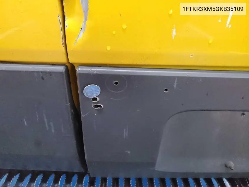 1FTKR3XM5GKB35109 2016 Ford Transit-250